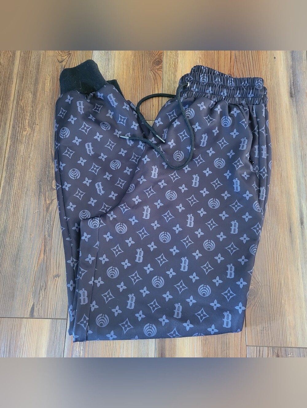 Wobble Factory Mens Size XS Bassnectar LV Black Graphic Print Joggers